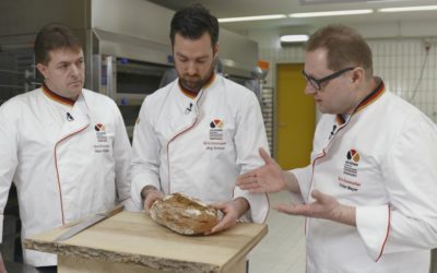 Brotsommelier Volker Mayer beim Brottest mit den Kollegen Jörg Schmidt und Klaus Deinzer